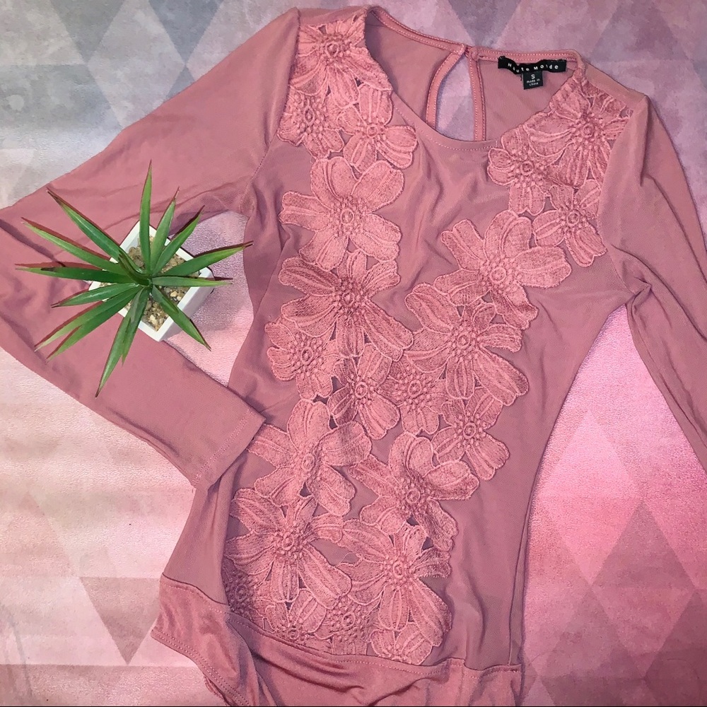 🌸 Pink Floral Lace Long sleeve bodysuit